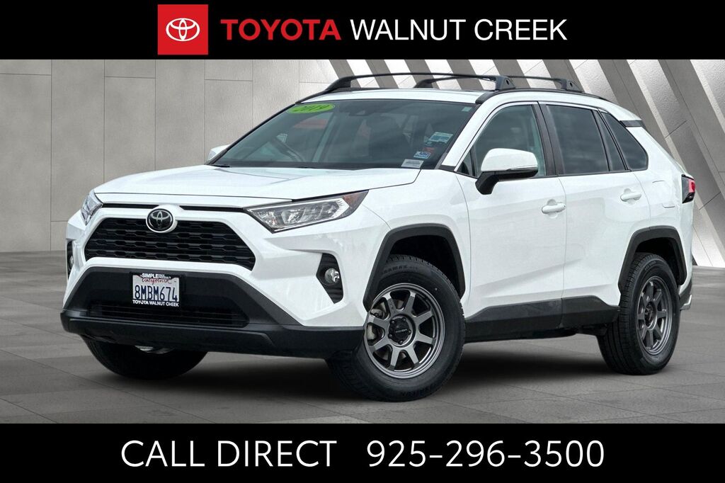 2019 Toyota RAV4 XLE Premium — photo 1 of 13