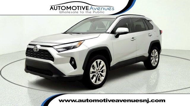 2025 Toyota RAV4 XLE Premium — photo 1 of 13