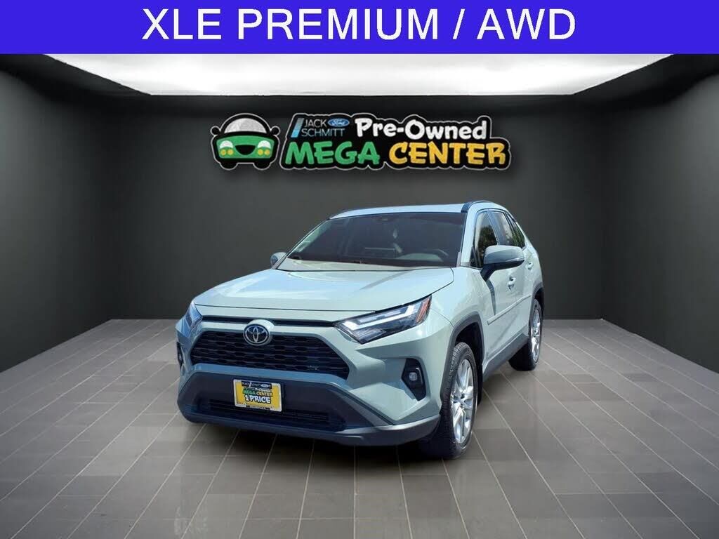 2022 Toyota RAV4 XLE Premium — photo 1 of 1