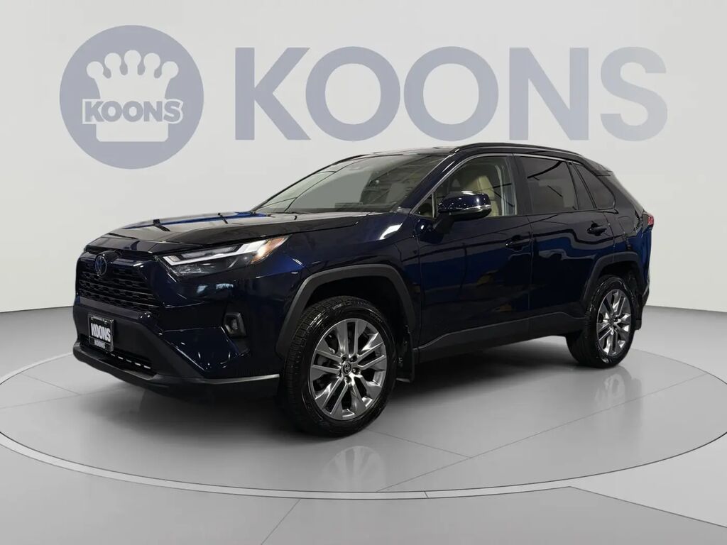 2024 Toyota RAV4 XLE Premium — photo 1 of 13