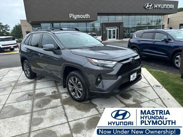 2022 Toyota RAV4 Hybrid XLE Premium