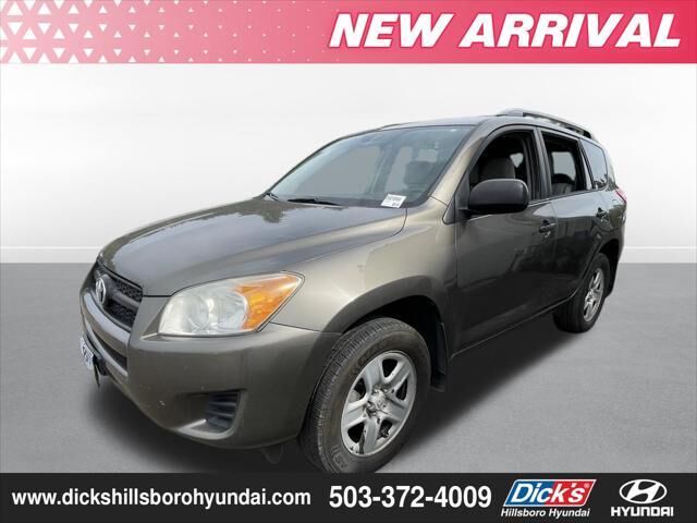 2012 Toyota RAV4 Base — photo 1 of 6