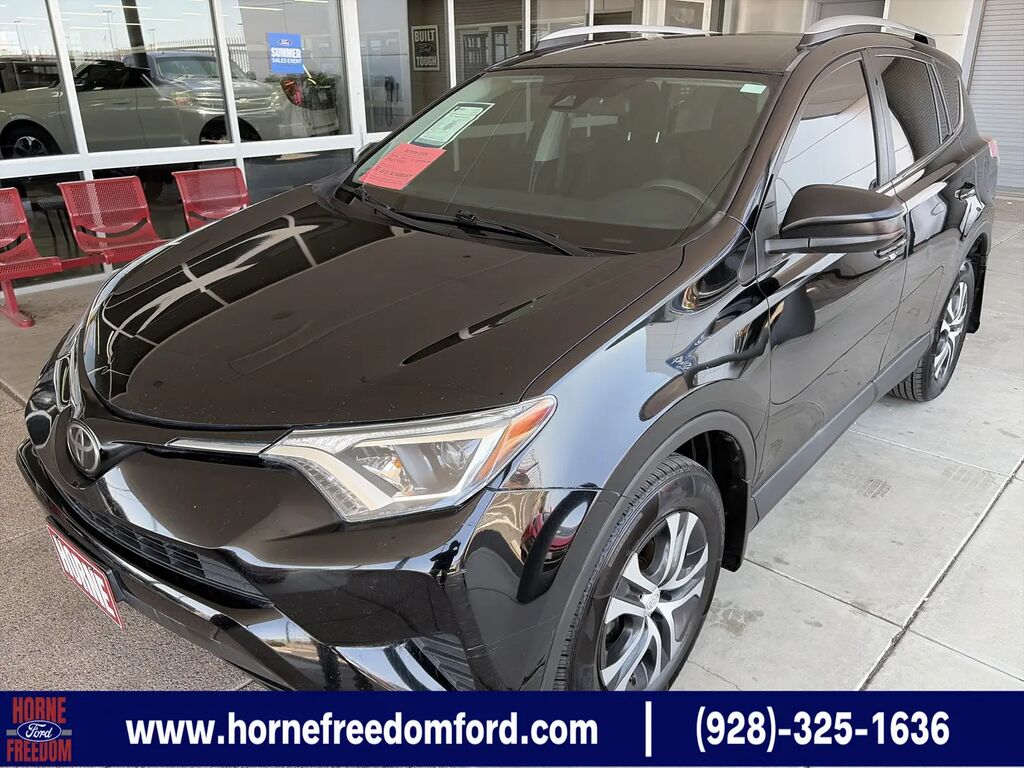 2017 Toyota RAV4 LE — photo 1 of 13