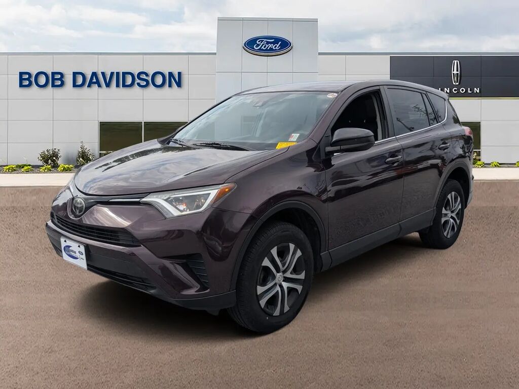 2018 Toyota RAV4 LE — photo 1 of 13