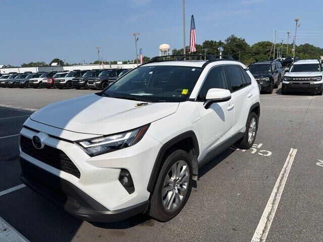 2025 Toyota RAV4 XLE Premium