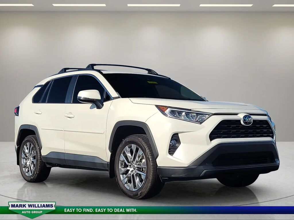 2021 Toyota RAV4 XLE Premium — photo 1 of 13