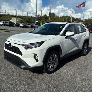 2020 Toyota RAV4 XLE Premium — photo 1 of 13