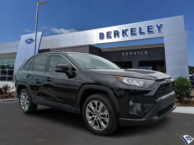 2019 Toyota RAV4 XLE Premium