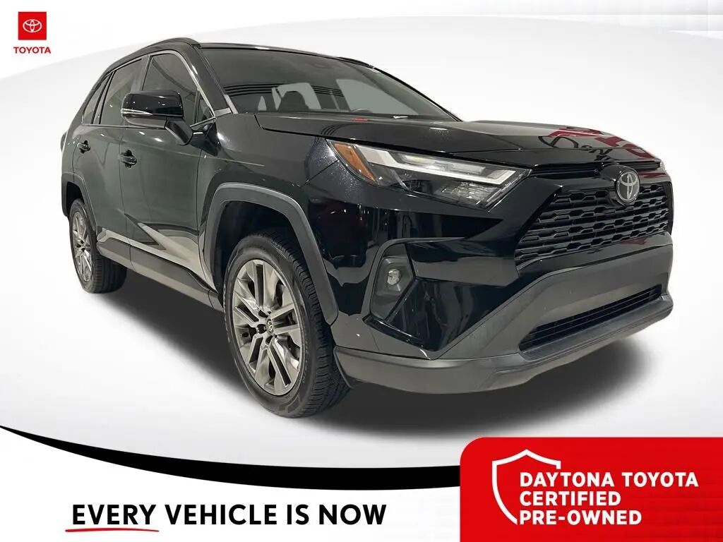 2022 Toyota RAV4 XLE Premium — photo 1 of 10