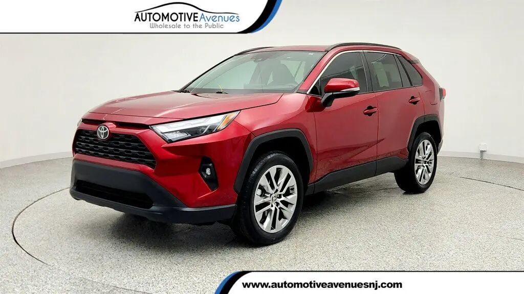 2023 Toyota RAV4 XLE Premium — photo 1 of 13