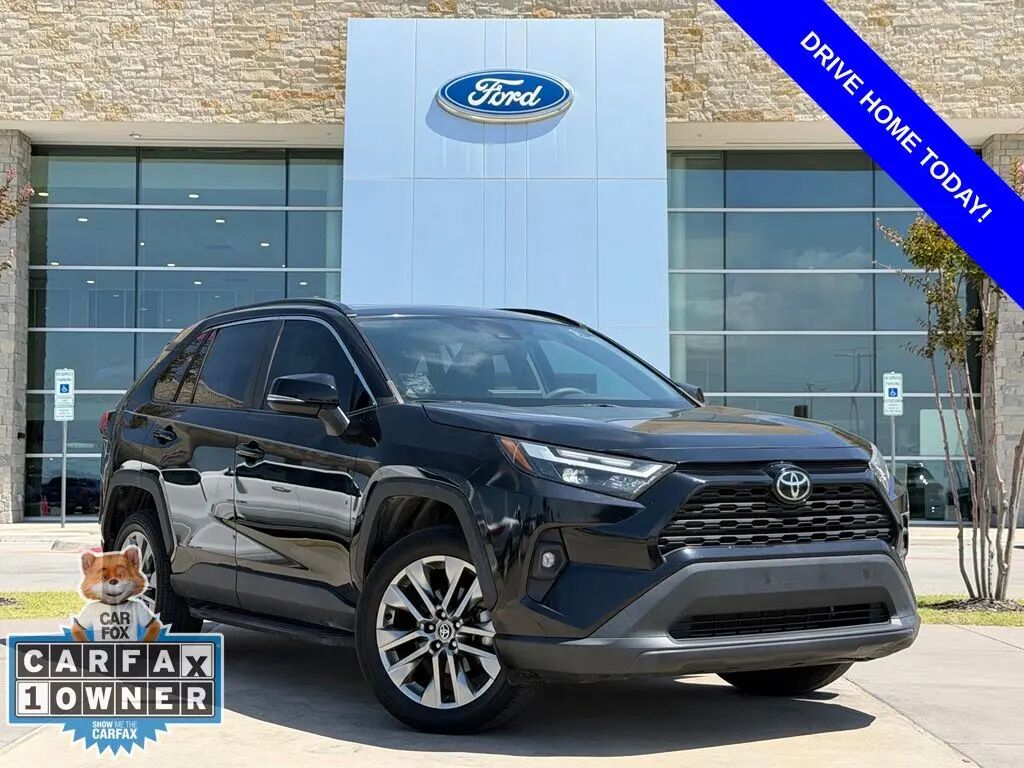 2023 Toyota RAV4 XLE Premium