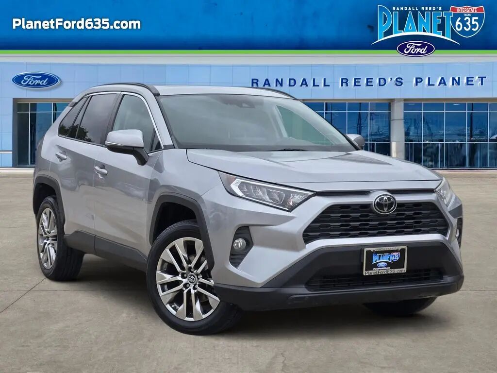2019 Toyota RAV4 XLE Premium — photo 1 of 11