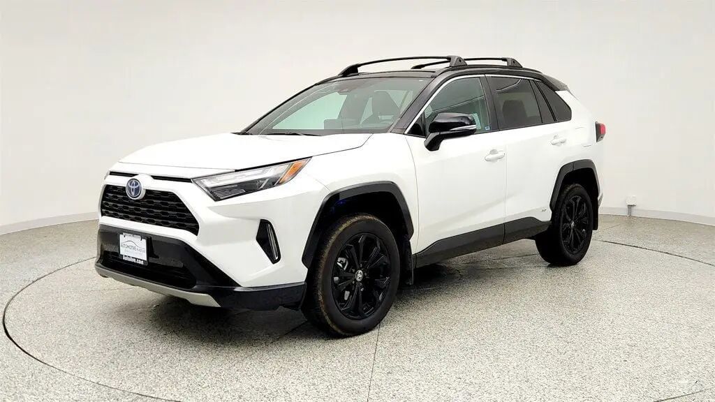 2023 Toyota RAV4 Hybrid XSE — photo 1 of 13