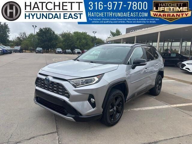 2019 Toyota RAV4 Hybrid XSE — photo 1 of 13