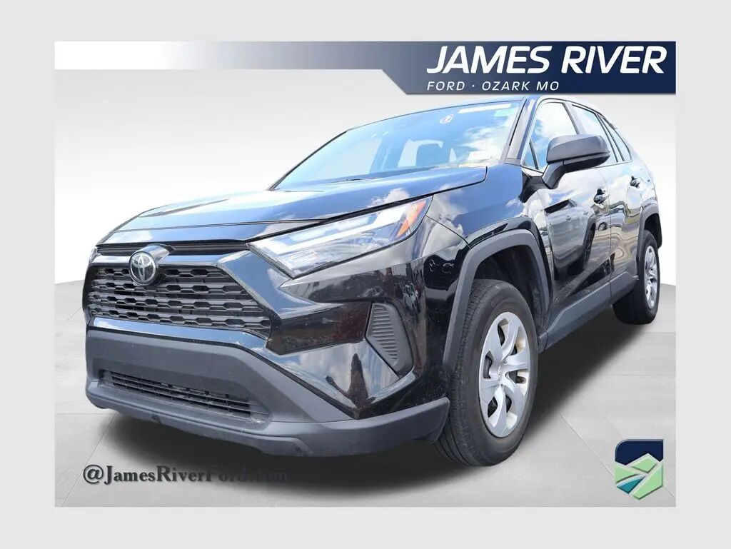2025 Toyota RAV4 LE — photo 1 of 13