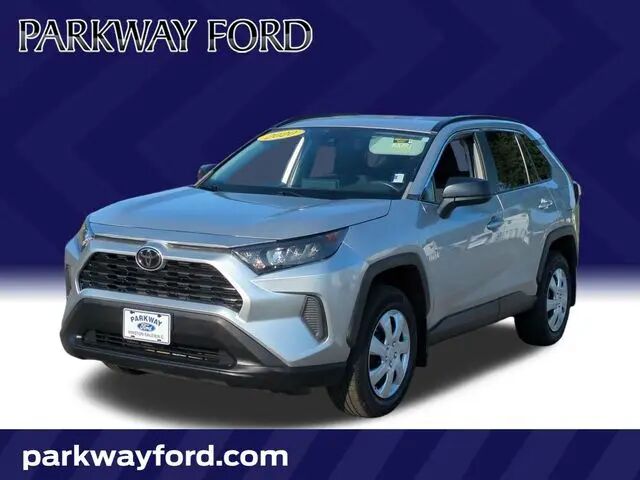 2020 Toyota RAV4 LE — photo 1 of 13