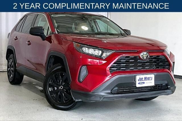 2022 Toyota RAV4 LE — photo 1 of 1