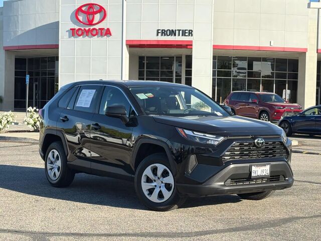 2025 Toyota RAV4 LE