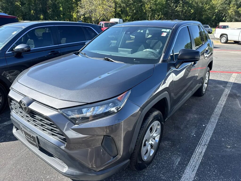 2022 Toyota RAV4 LE — photo 1 of 2