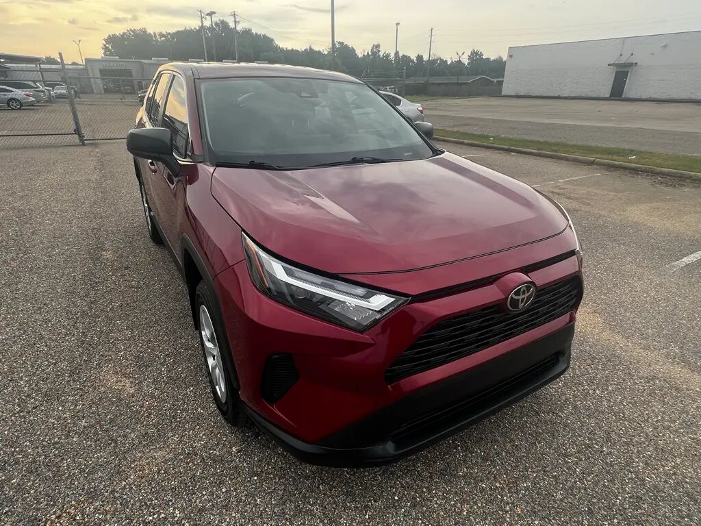 2024 Toyota RAV4 LE — photo 1 of 12