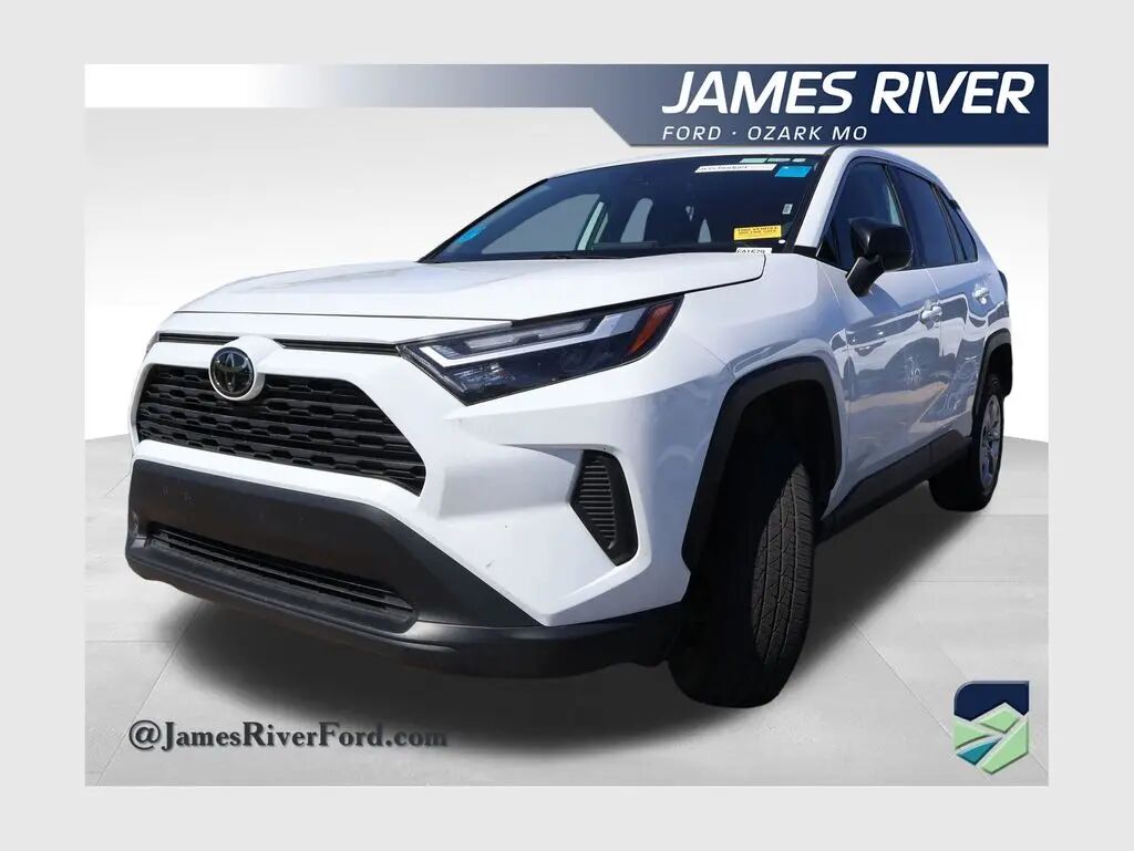 2025 Toyota RAV4 LE — photo 1 of 13