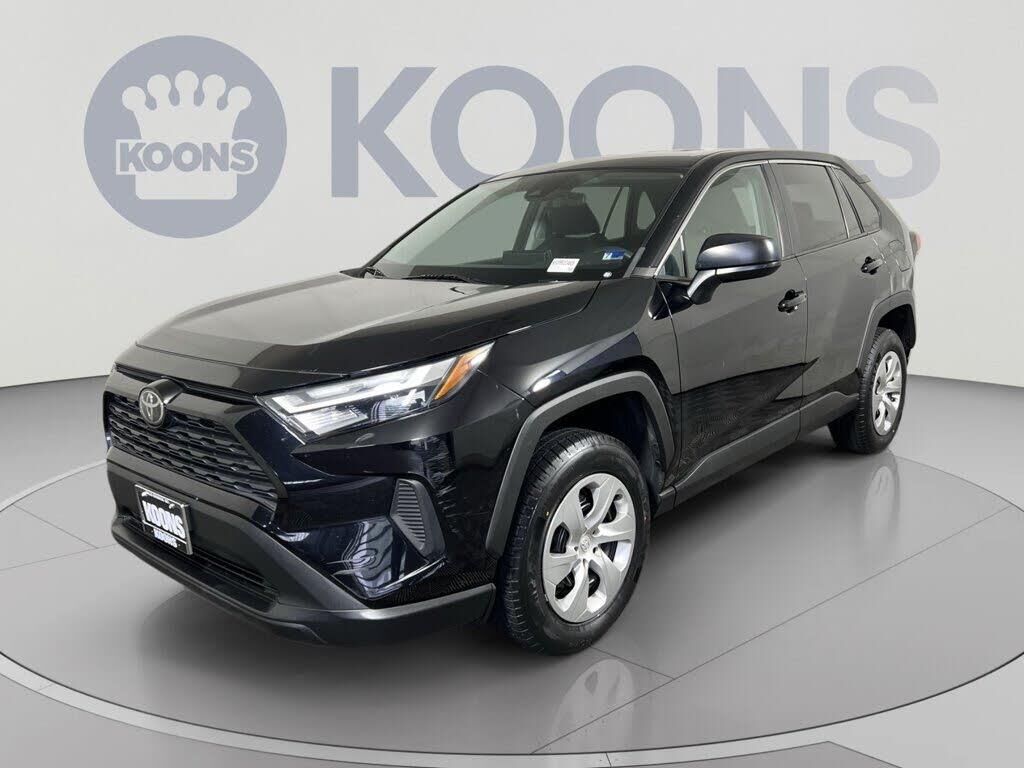 2023 Toyota RAV4 LE — photo 1 of 1
