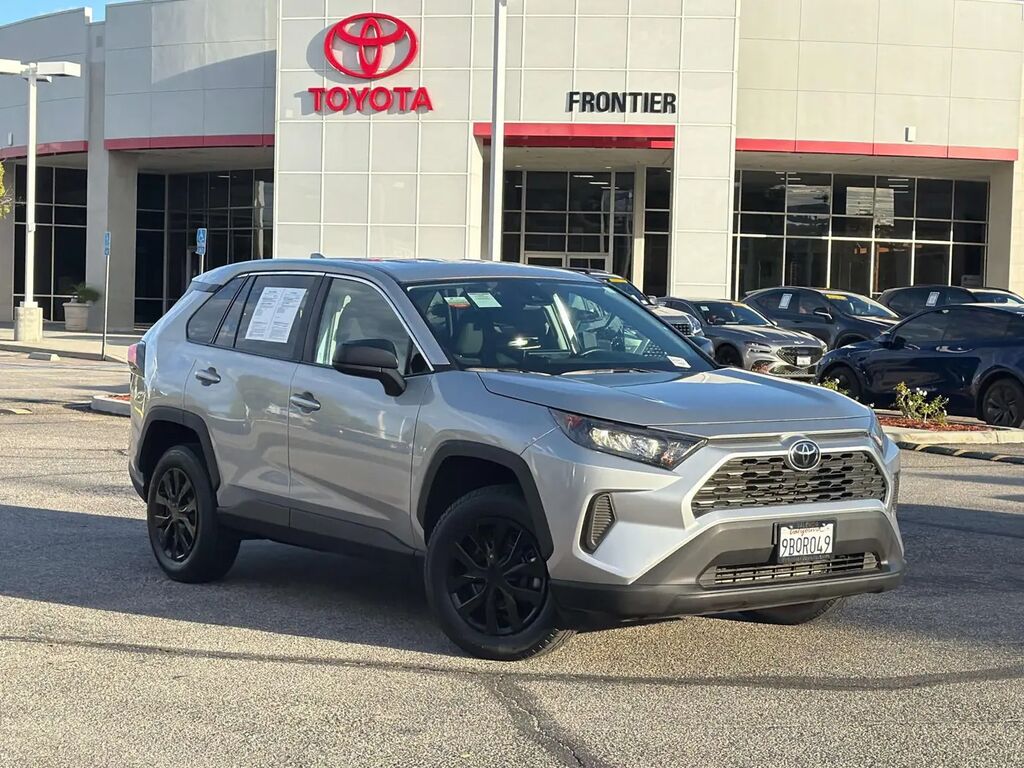 2022 Toyota RAV4 LE — photo 1 of 13