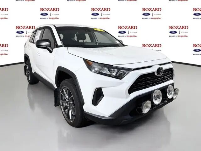 2022 Toyota RAV4 LE — photo 1 of 11
