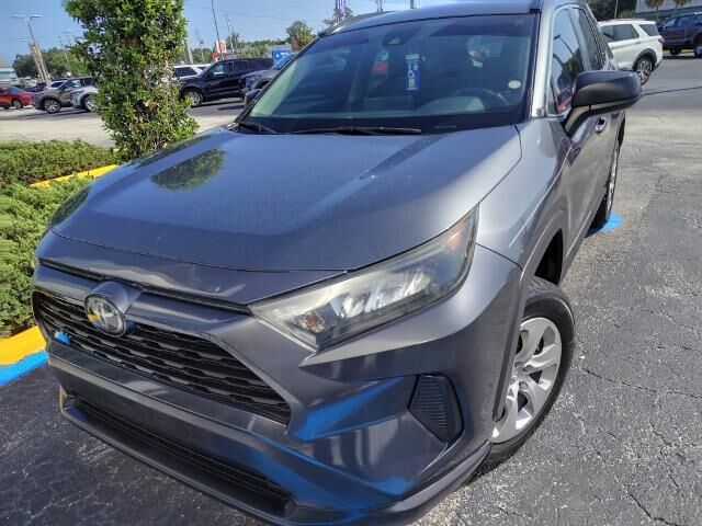 2020 Toyota RAV4 LE — photo 1 of 12