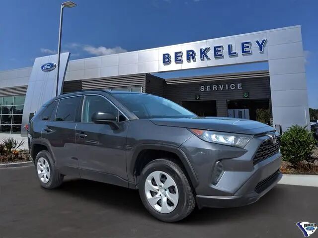 2021 Toyota RAV4 LE — photo 1 of 13