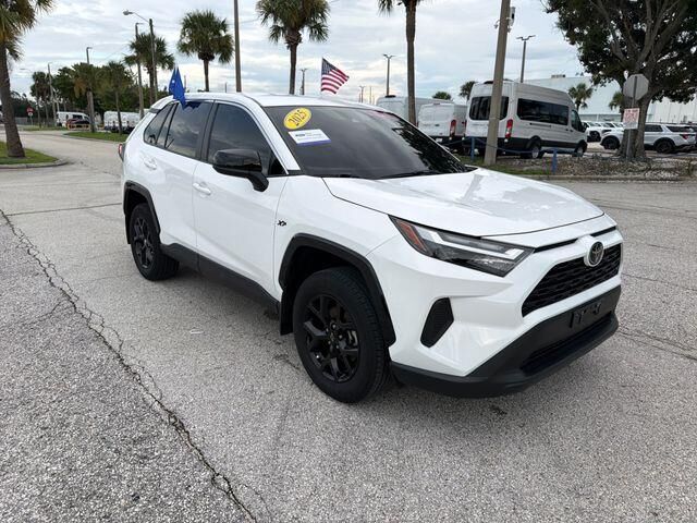 2025 Toyota RAV4 LE