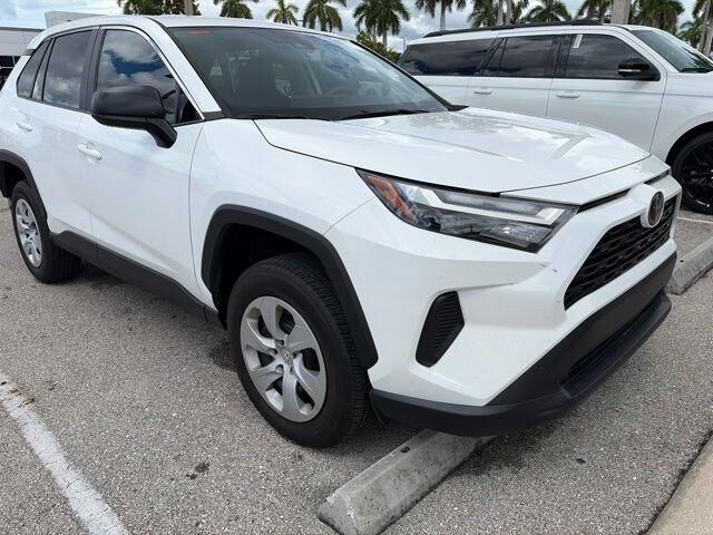 2025 Toyota RAV4 LE