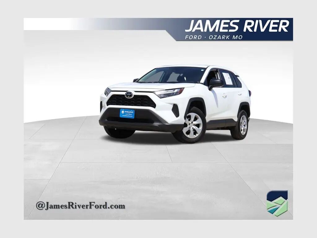 2025 Toyota RAV4 LE — photo 1 of 13