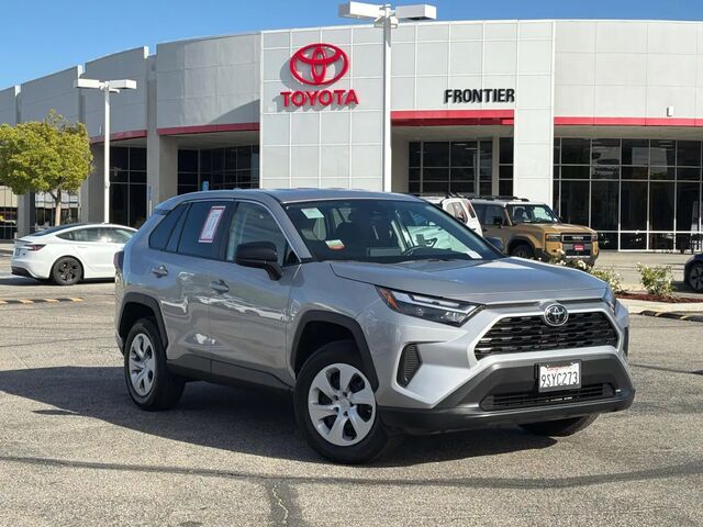 2025 Toyota RAV4 LE