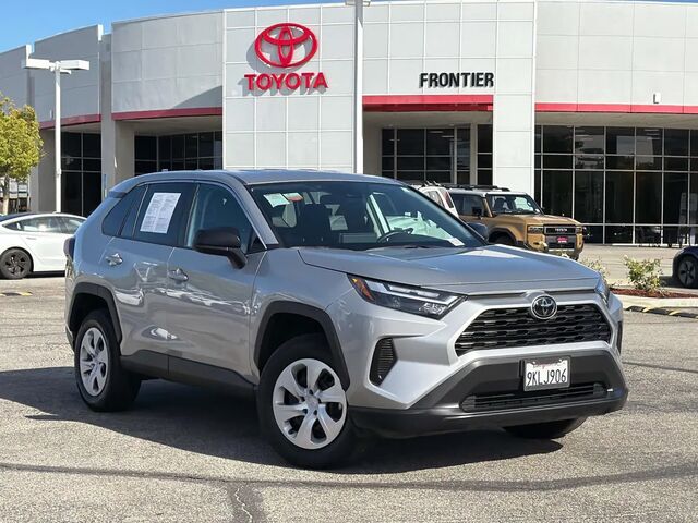 2025 Toyota RAV4 LE