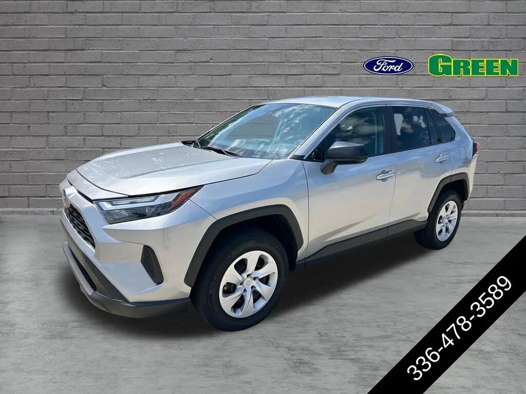 2025 Toyota RAV4 LE — photo 1 of 13
