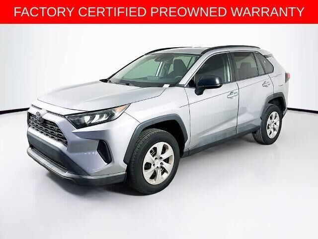 2019 Toyota RAV4 LE — photo 1 of 13