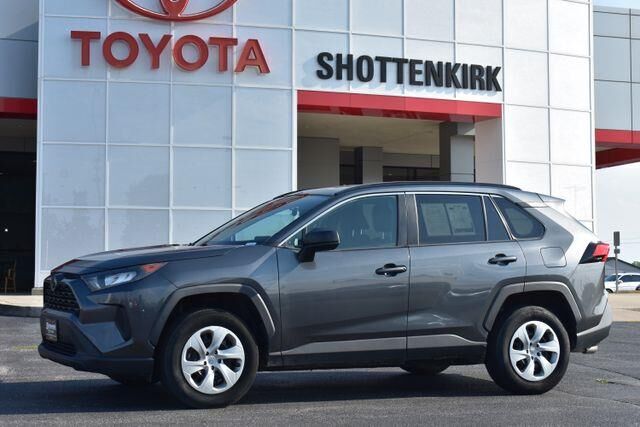 2020 Toyota RAV4 LE