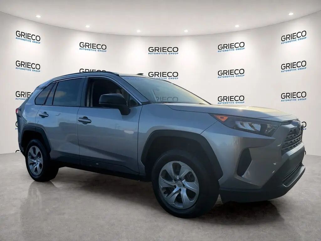 2021 Toyota RAV4 LE — photo 1 of 13