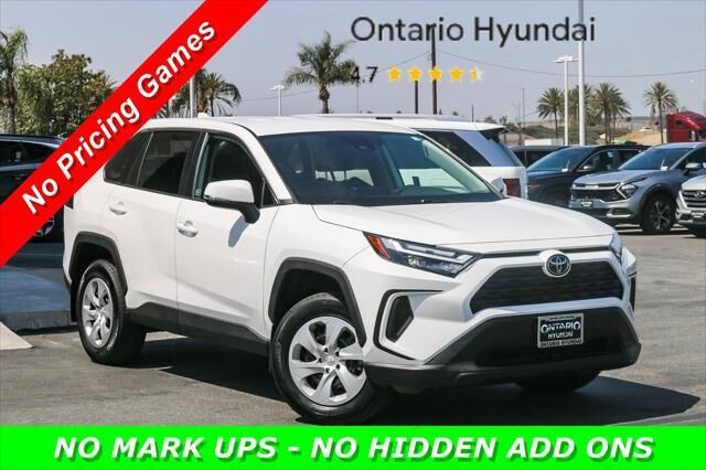 2024 Toyota RAV4 LE
