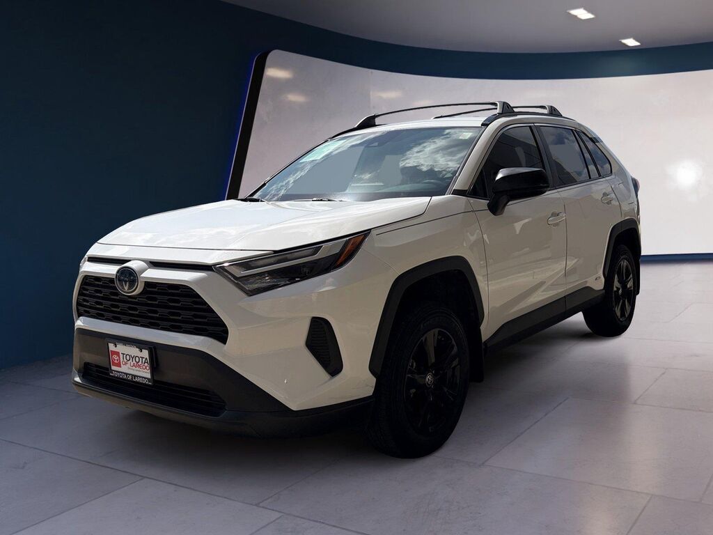 2024 Toyota RAV4 Hybrid LE — photo 1 of 13