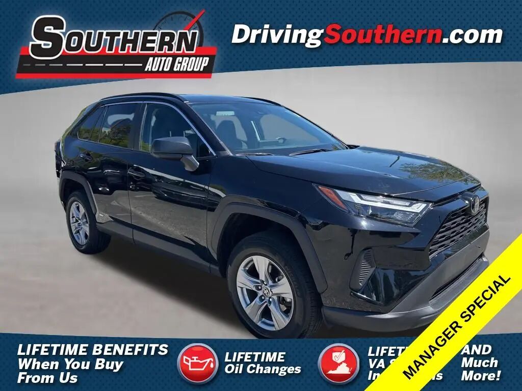 2025 Toyota RAV4 Hybrid LE — photo 1 of 13