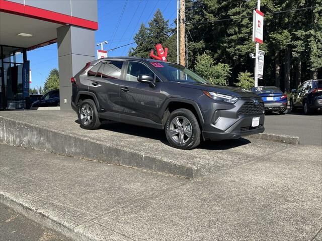 2024 Toyota RAV4 Hybrid LE