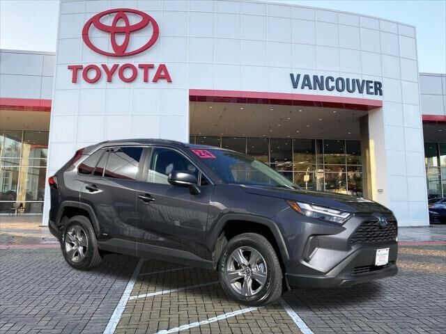 2024 Toyota RAV4 Hybrid LE — photo 1 of 13