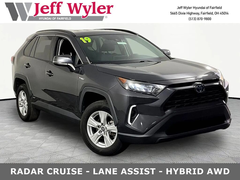 2019 Toyota RAV4 Hybrid LE — photo 1 of 13