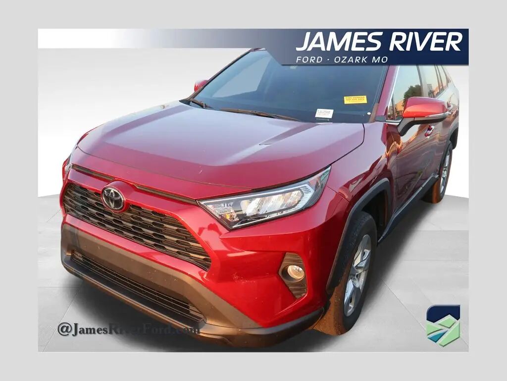 2021 Toyota RAV4 XLE — photo 1 of 13
