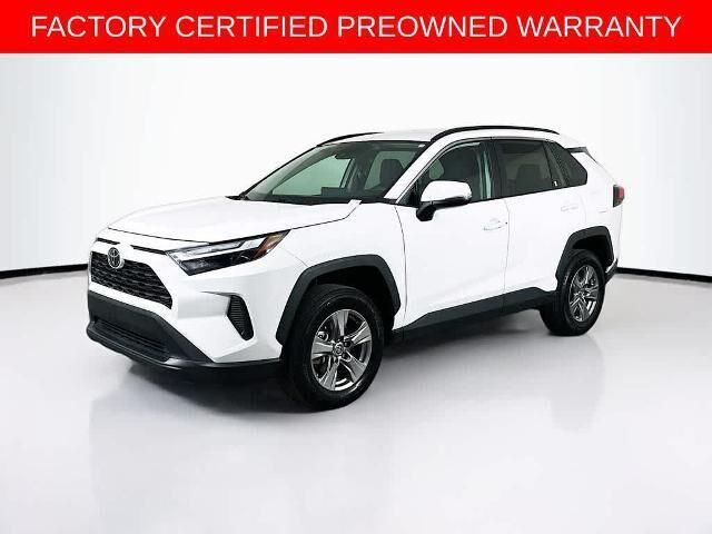 2025 Toyota RAV4 XLE — photo 1 of 4