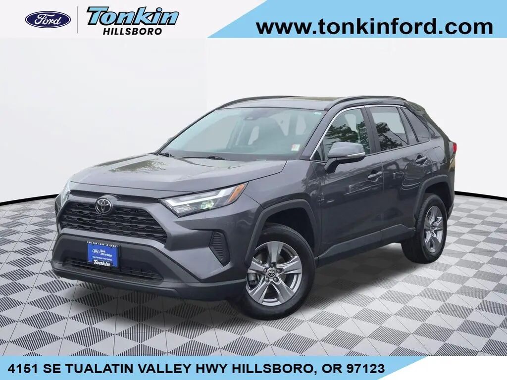 2024 Toyota RAV4 XLE — photo 1 of 13