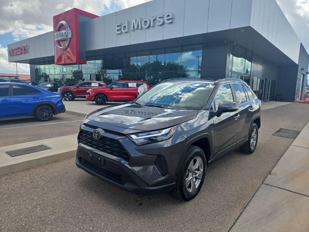 2025 Toyota RAV4 XLE — photo 1 of 13