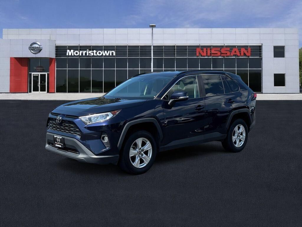 2021 Toyota RAV4 XLE — photo 1 of 13